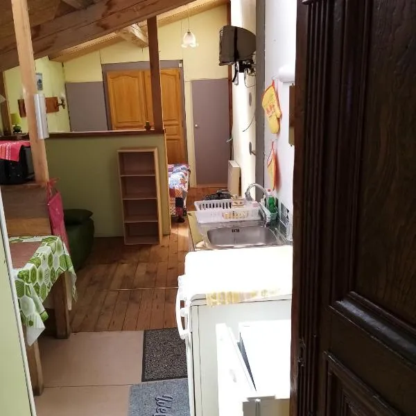 La cabane, hotel em Palogneux
