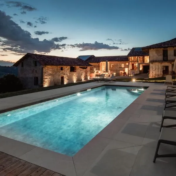 Relais Chiarene, hotel v destinaci Novello