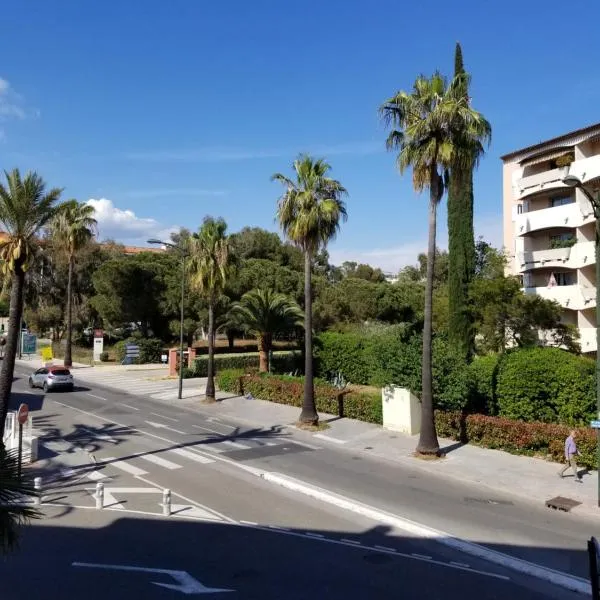 Appartement Terre et Mer, ξενοδοχείο σε Ιέρ