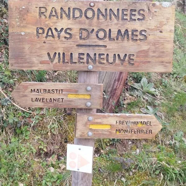 La Maison de Raph, hotel v destinaci Villeneuve dʼOlmes