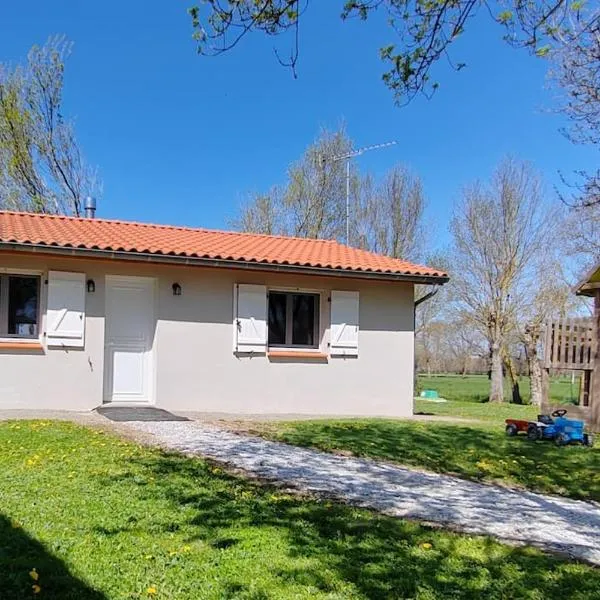 Gîte à la Ferme de la Bouriette, hotel en Revel