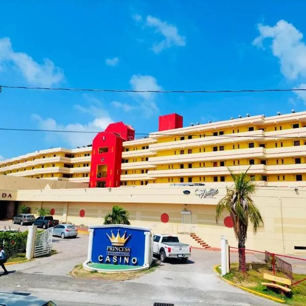 Ramada by Wyndham Princess Belize City، فندق في مدينة بليز