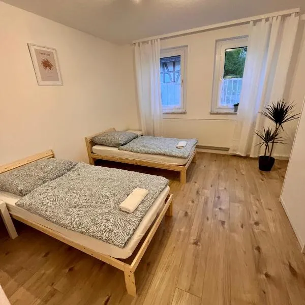 Monteurunterkunft Simmershausen - Parken, Waschen und Wifi inklusive, hotel in Fuldatal