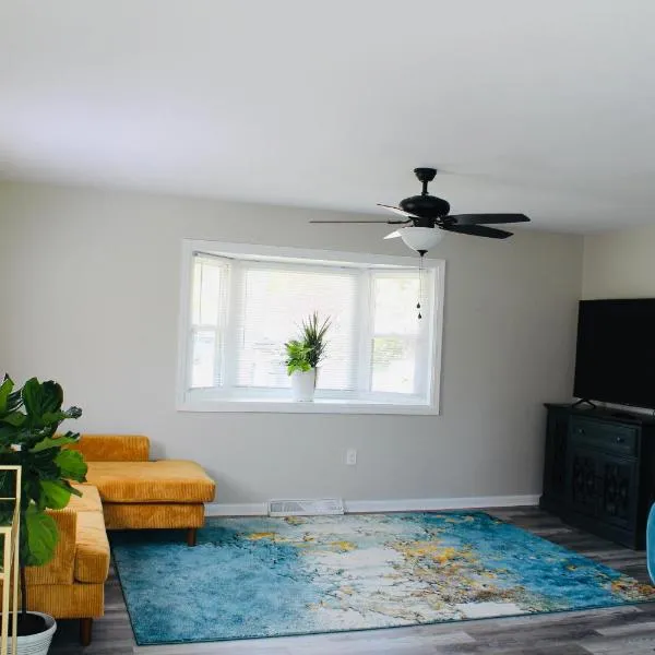 NEW Bright & Modern 3BR// Conveniently Located//Toledo Stones Throw, hotell i Sylvania