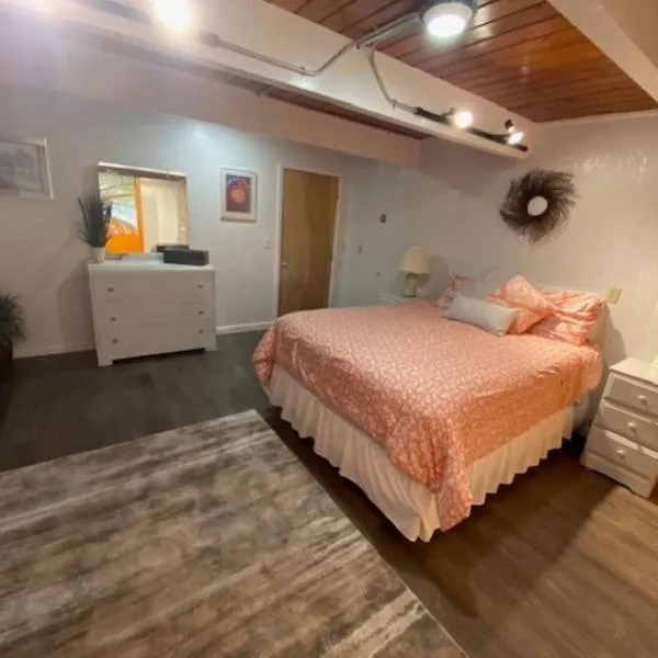 Spacious lower level living all for you!, hotel v destinaci Corvallis