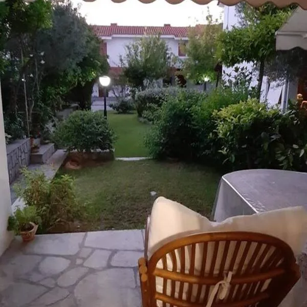 Little Villa in Fourka Kassandra Halkidiki、フォルカのホテル