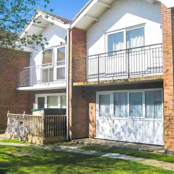 Villa sea view 3-bed heated pool eat bar kids park, hotel in Lowestoft
