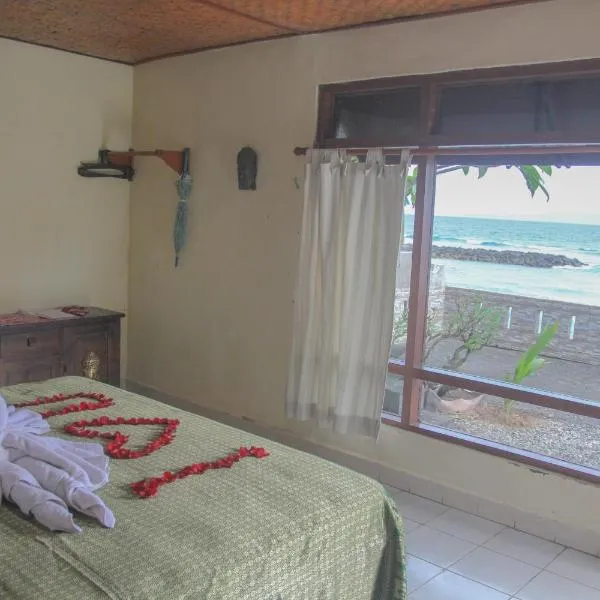 Temple Cafe & Seaside Cottages, hotel in Candidasa