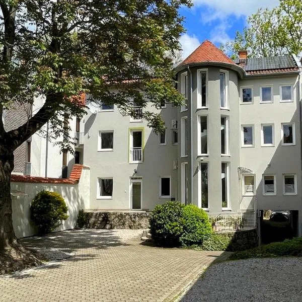 Benevia Apartments, hotell i Pécs