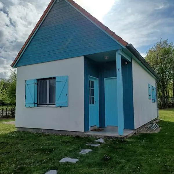 La Maison Bleu du Lac de Céline, hotel in Giffaumont-Champaubert