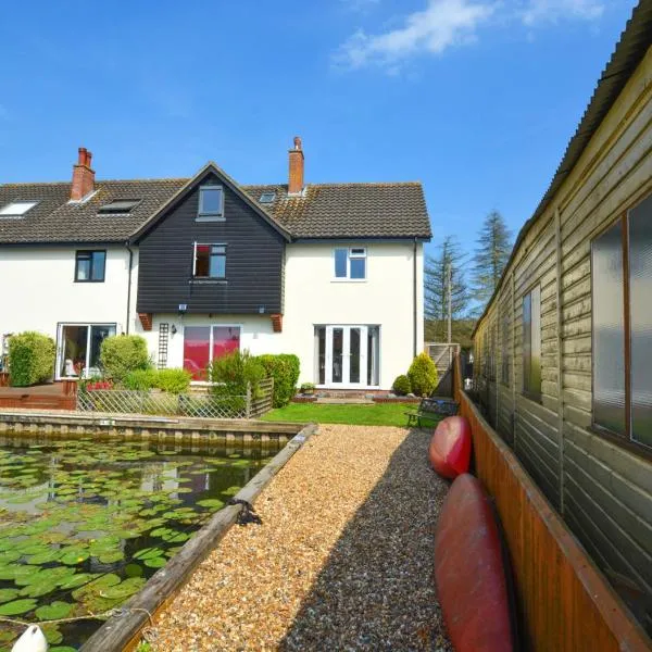 20 Trail Quay Cottages, hotel v destinaci Hoveton