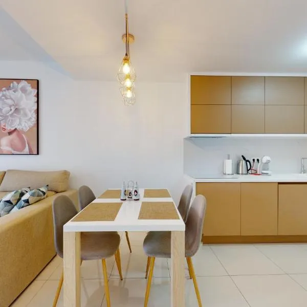 Apartamento Bianca Beach, готель у Пілар-де-ла-Орададі