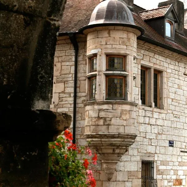 Maison La Tourelle, Hotel in Ougney-Douvot