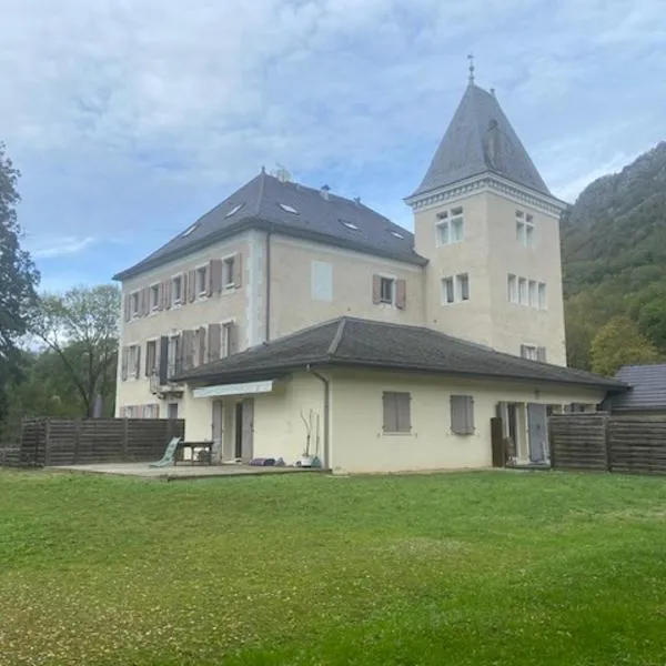 Au Château Saint Blaise, hotel v destinaci Virignin
