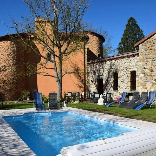 Château des Aiguilles, hotel a Saint-Rémy-de-Chargnat