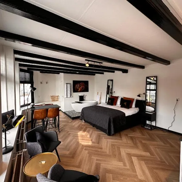 Borrel & Bed Onder zeil, hotel v destinaci Zwolle