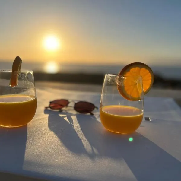 penthouse with great sea view and natural reserve - magnificent swimming pool - calm and bright, hotel v destinaci Palm-mar
