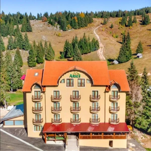 Aries Vârtop, hotel a Călugări