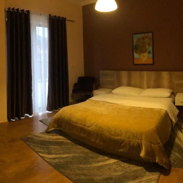 Hotel Roberto, hotel in Korçë