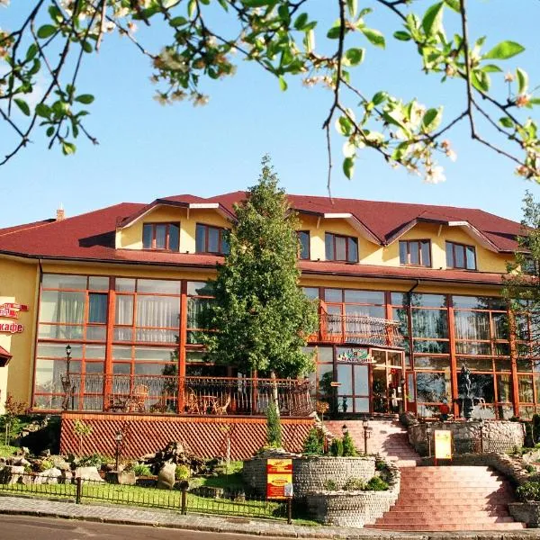 Club pH, hotel v destinácii Truskavets