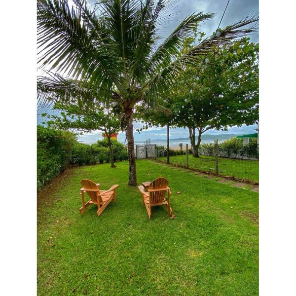 148 - Casa pé na areia Mariscal com 04 dormitórios