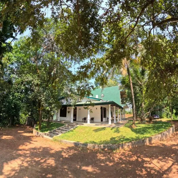 Leon Hilltop Resort, hotel em Kitulgala