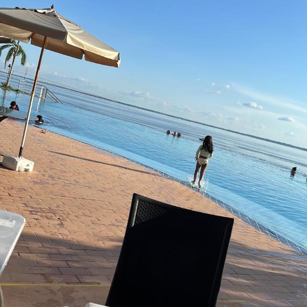 Apartamento no tropical executive hotel com varanda, 1 cama de casal e 2 camas de solteiro
