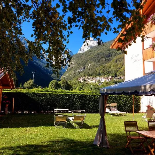 Hotel Garni Arnica, hotel v destinaci Molveno