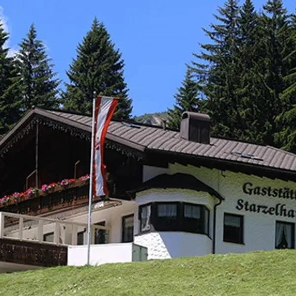 Gasthof Starzelhaus, hotel di Mittelberg