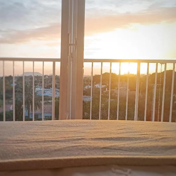 California Suite - All-day Sunny 2-Bedroom Apartment, hotel in El Campello