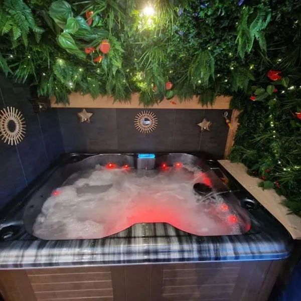 Cocon tout confort spa privatif – hotel w mieście Mieussy