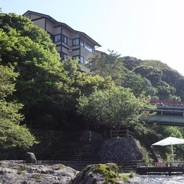 Gyokusenkaku, hotel di Mine