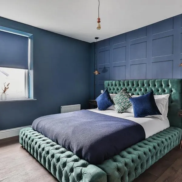 Luxury Spacious Pad with Games Room, hotel in Sheffield