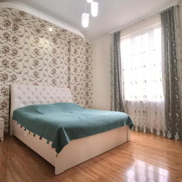 Guesthouse - Family Hotel, hotel in Sairme