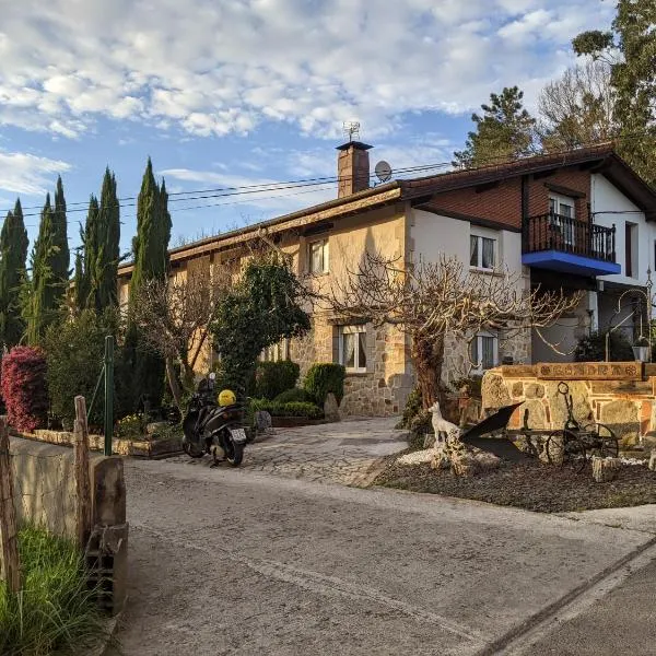 Casa Rural Bilbao Caserio Gondra Alquiler Habitaciones, hotel di Mungia