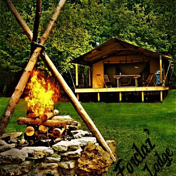 Lodge Bois et Toile avec Vue, hotel en Doussard