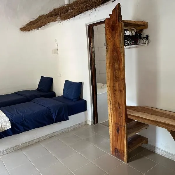 Footsteps Eco-Lodge, hotel in Gunjur