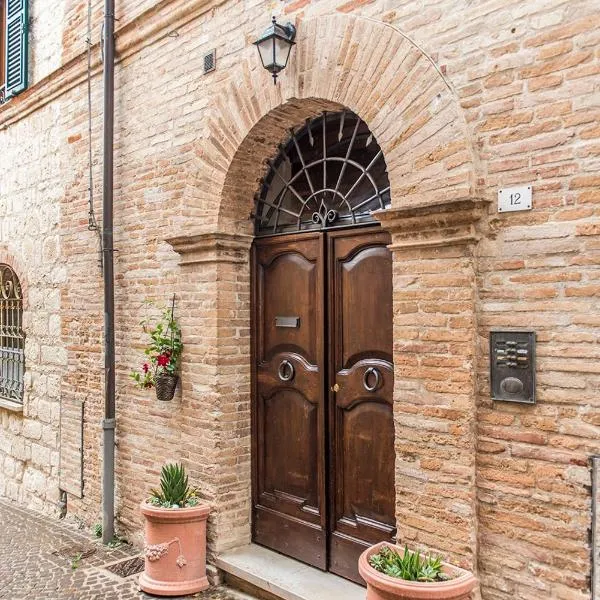 S318 - Sirolo, meraviglioso trilocale in palazzo storico, ξενοδοχείο σε Sirolo