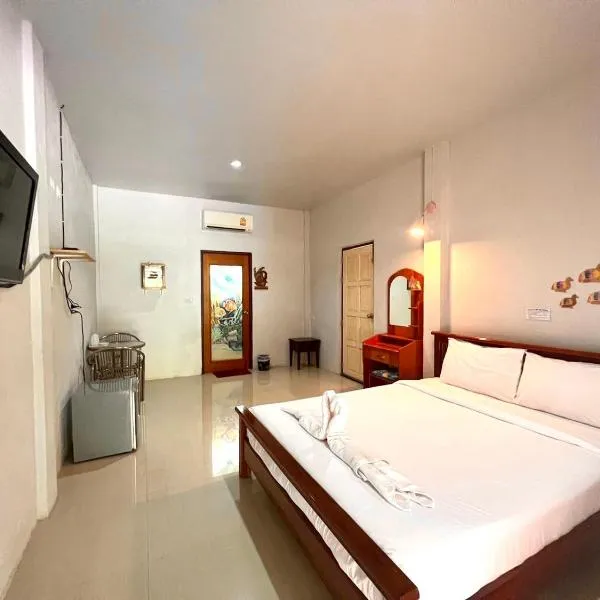 พิณทอง รีสอร์ท, hotel di Khlong Thom