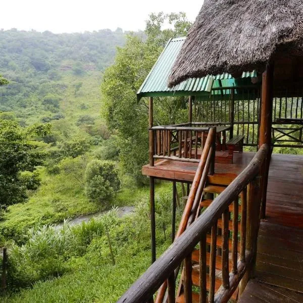 Mid Illovo에 위치한 호텔 Treehouse River Lodge