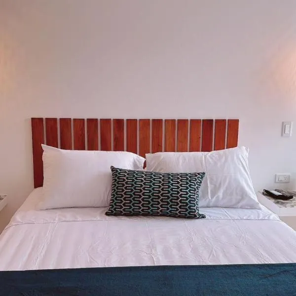 Aloja-T Hispania, Ant, hotel v destinaci Hispania