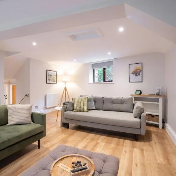 Spacious Property with Waterfall View by LetMeStay, hotel a Ambleside