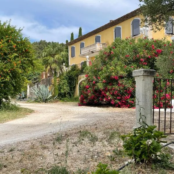 BASTIDE DU DEFENDS, hotel v destinaci Pertuis
