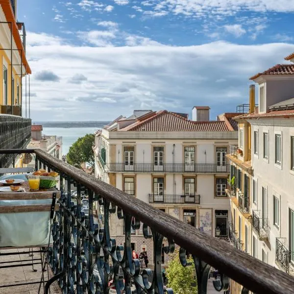 Castelo Apartment - Beautiful Balcony View
