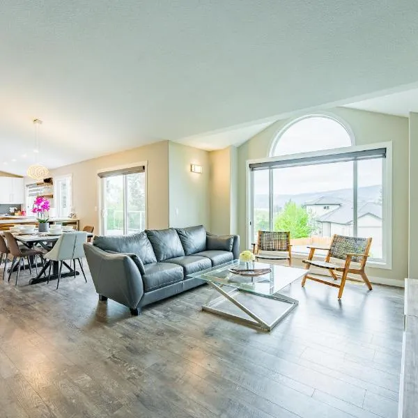 Cozy 5BD House in North Mission Crawford, hotel v destinaci Kelowna