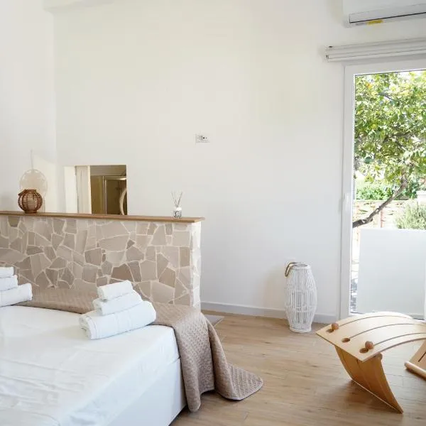 Il Colibrì - VILLA a POCHI PASSI dal MARE โรงแรมในปุลซาโน