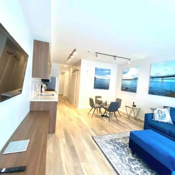 Perfect Brand New Condo In The Heart of Sidney, хотел в Сидни