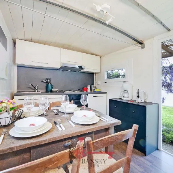 Peaceful house for FOUR - Camping with style! -By EasyLife Swiss, hotel v destinaci Novaggio