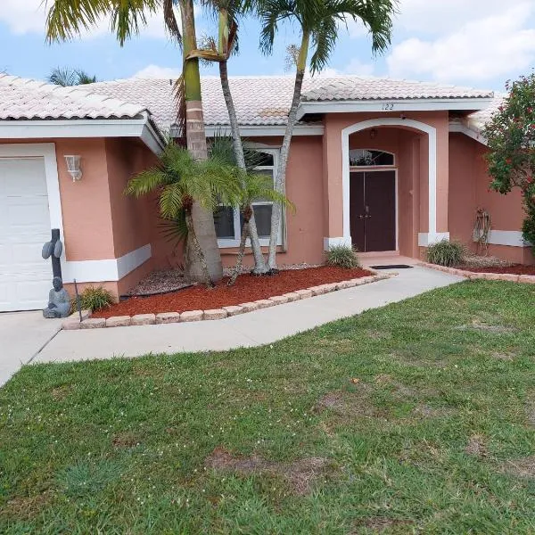 Cozy Home away from Home, hotel in Royal Palm Beach