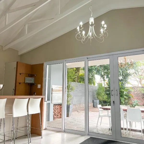 Bunkers Inn Guesthouse, hotel v destinaci East London